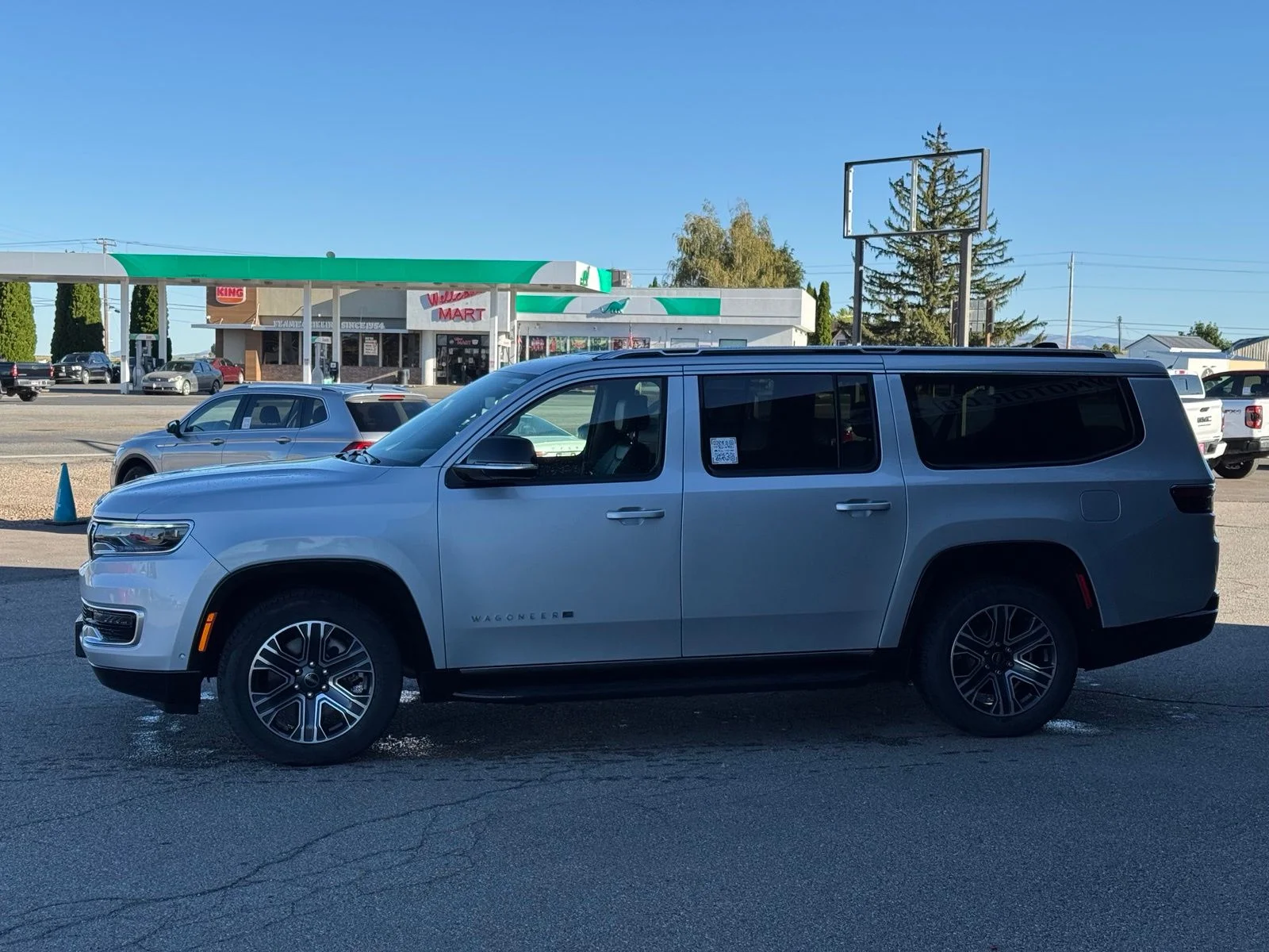 Used 2025 Silver Jeep Series II image 5