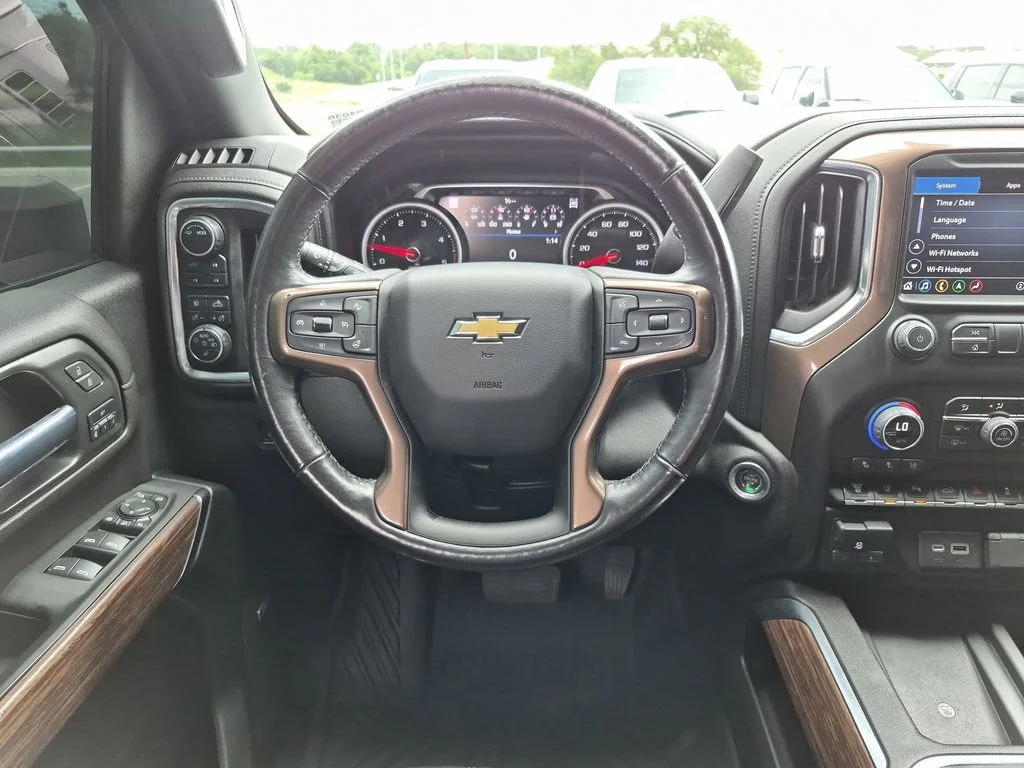 Used 2022 White Chevrolet High Country image 31