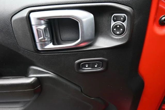 Used 2018 Red Jeep Unlimited Sport S image 16
