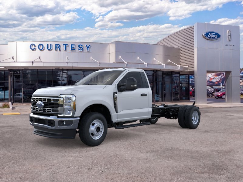 2025 Ford F-350 Super Duty Chassis Cab