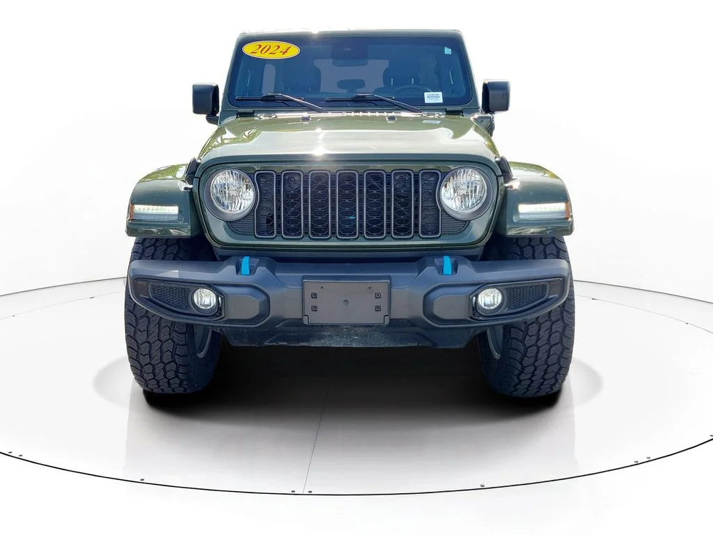 Used 2024 Green Jeep Sport S 4xe image 3