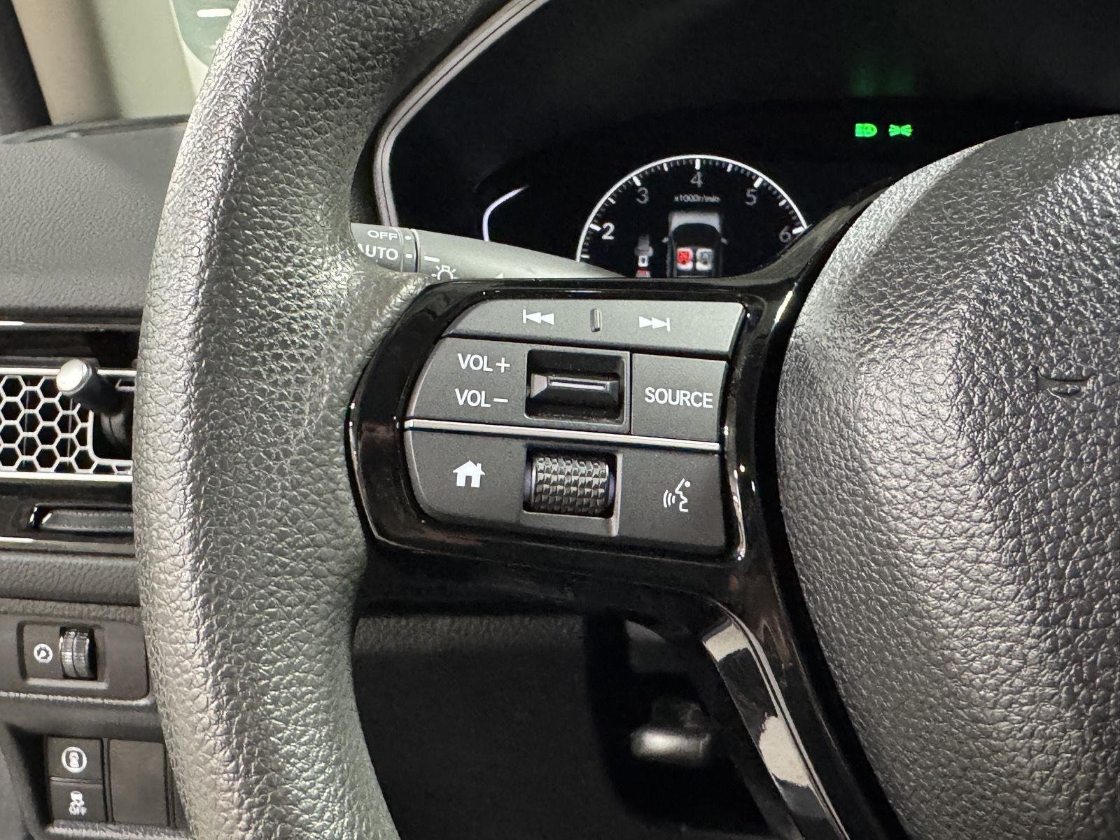 Used 2024 Lunar Silver Metallic honda LX image 28
