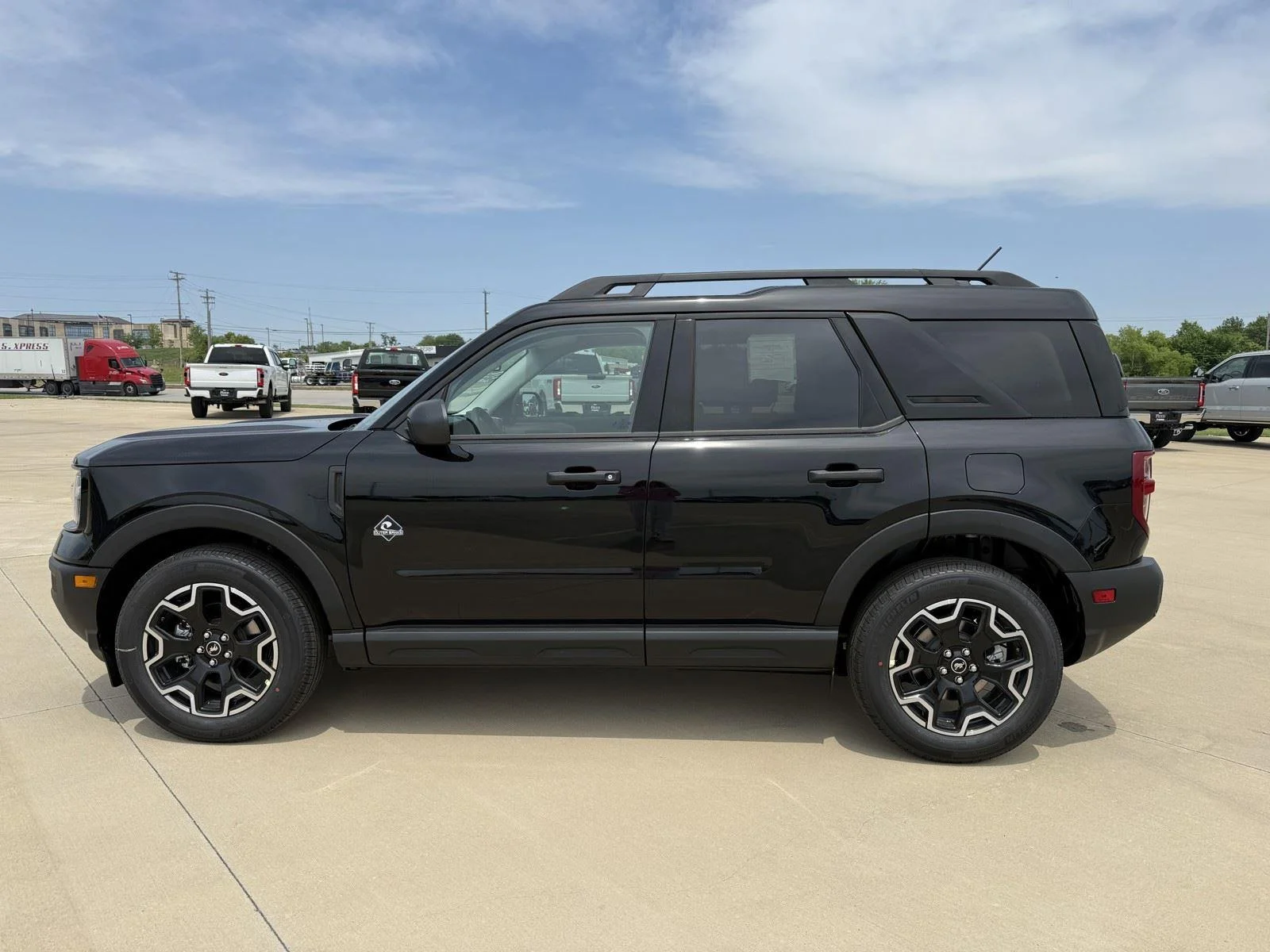 New 2026 Shadow Black Ford Outer Banks® image 5