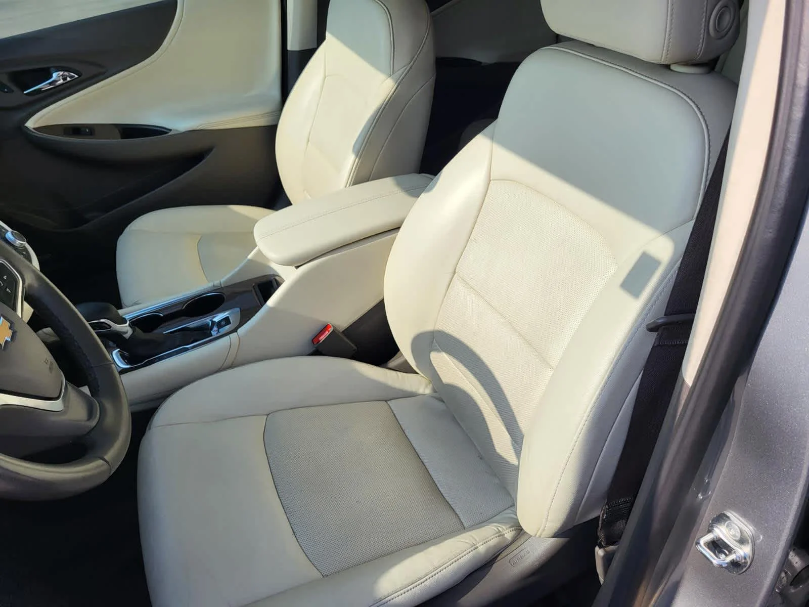 Used 2024 Sterling Gray Metallic Chevrolet LT image 15