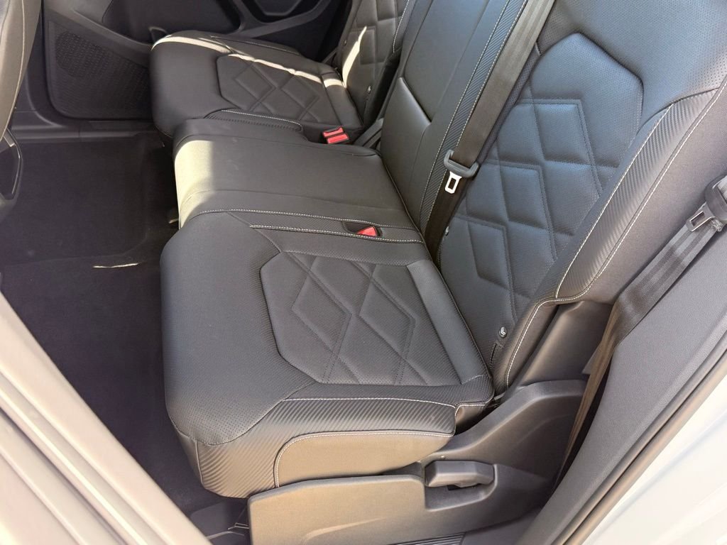 2026 Volkswagen Atlas Cross Sport SE w/Tech - Photo 32