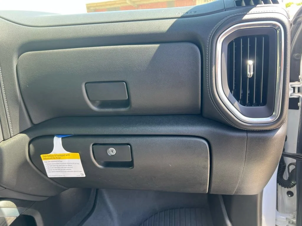 Used 2022 Summit White Chevrolet LTZ image 28