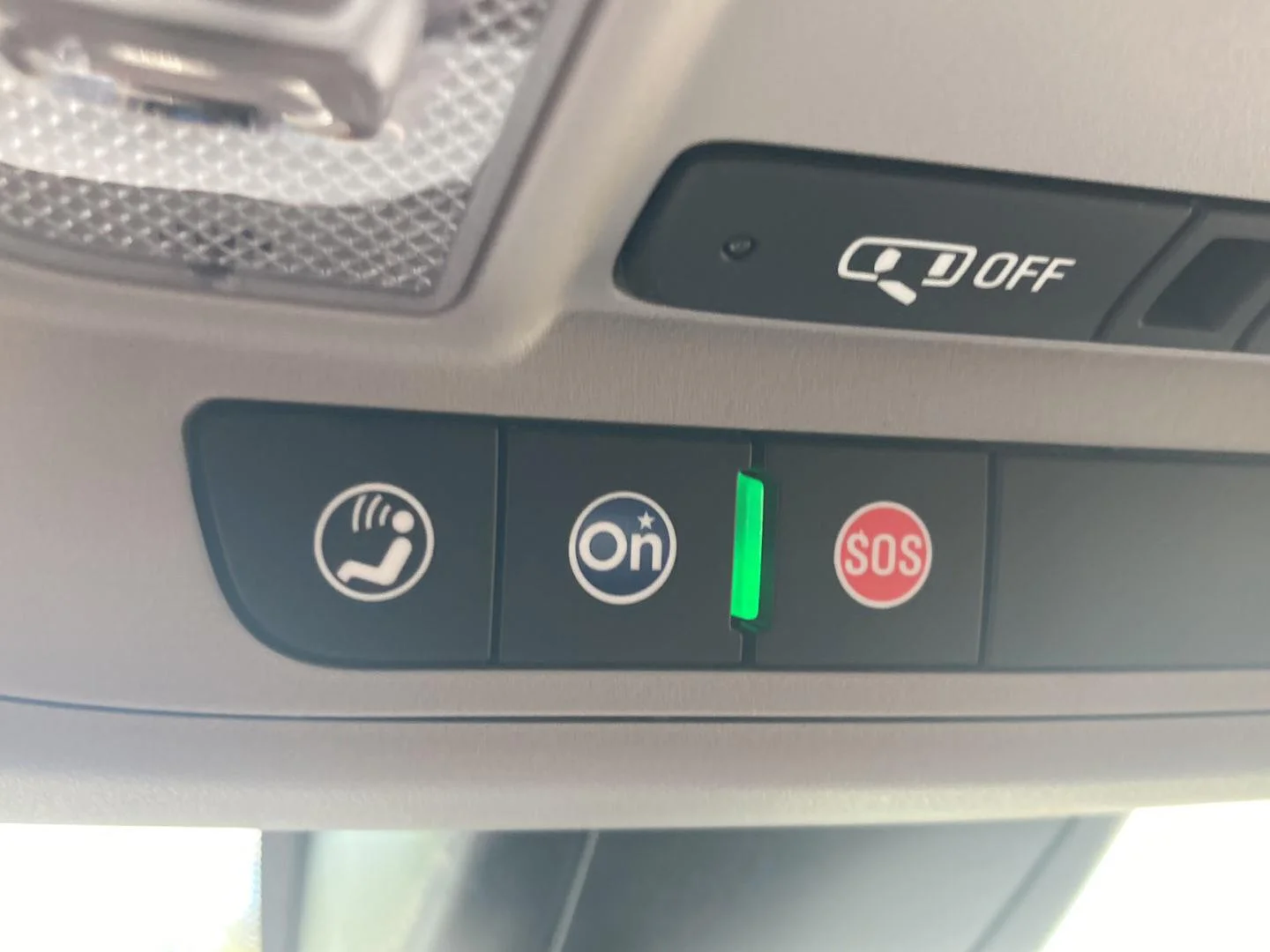 Used 2025 Summit White Chevrolet 2LT image 20