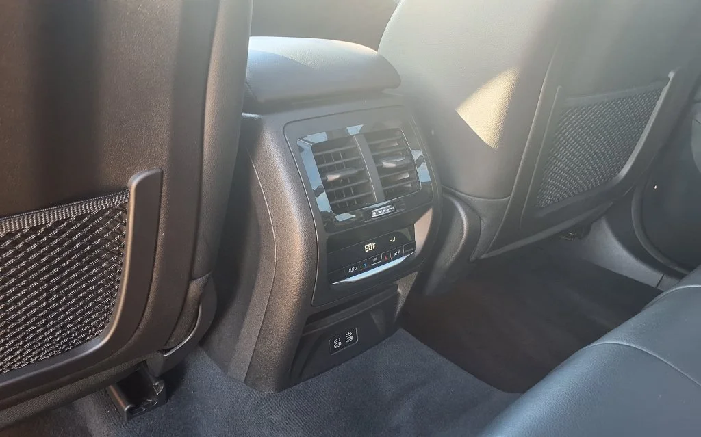 Used 2023 Black BMW sDrive30i image 19