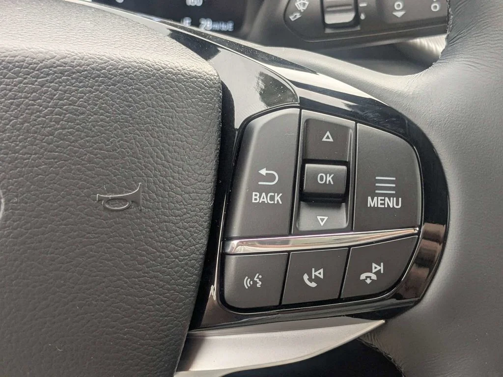 New 2026 Star White Metallic Tri-Coat Ford Platinum™ image 29