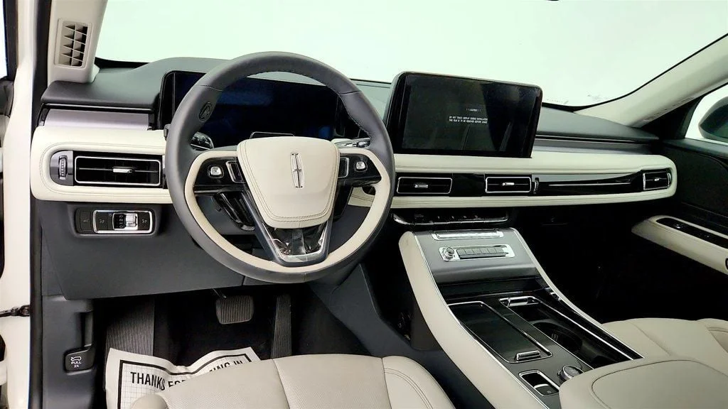 Used 2025 Pristine White Metallic Tri-Coat Lincoln Premiere RWD w/ Jet Pkg & 21