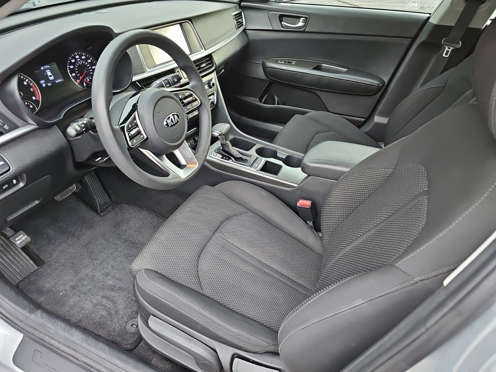 Used 2020 Sparkling Silver Kia LX image 17