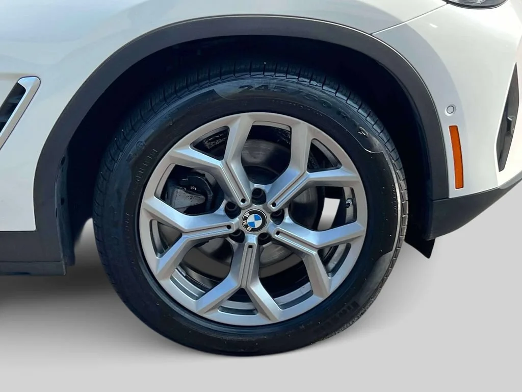 Used 2023 Mineral White Metallic BMW xDrive30i image 9