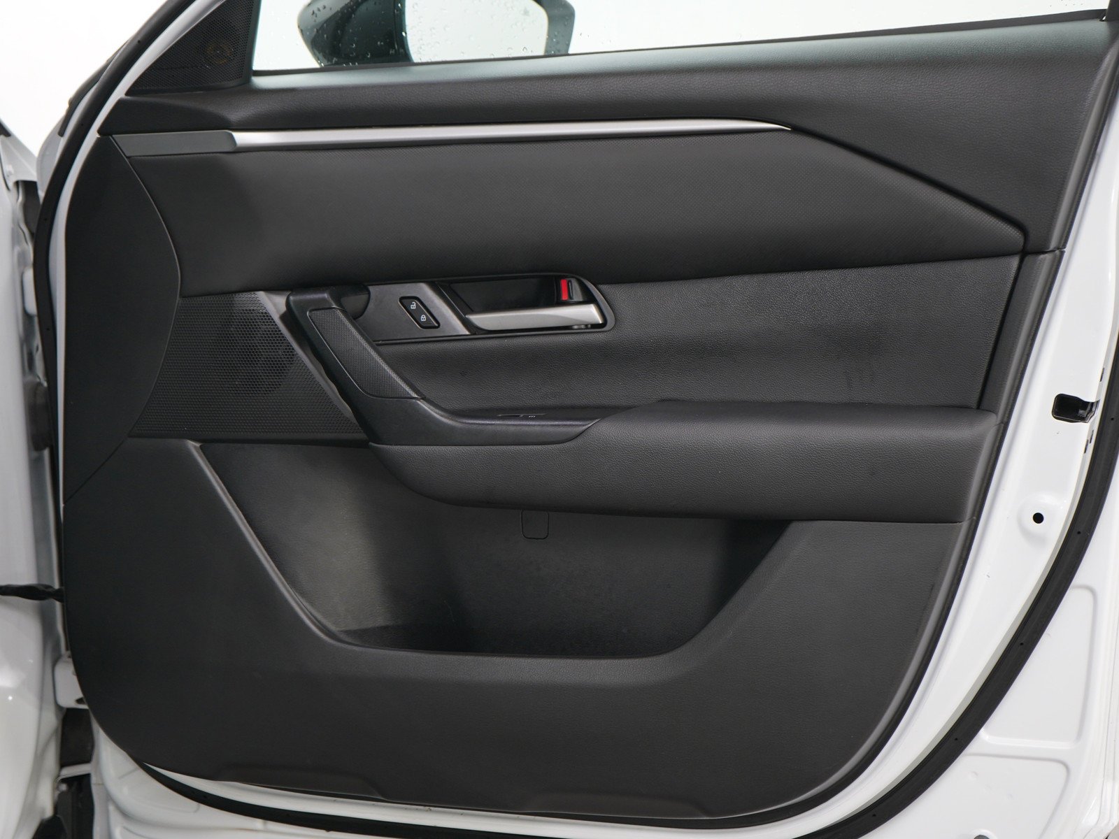 Used 2025 Wind Chill Pearl Mazda 2.5 S Preferred Package image 12