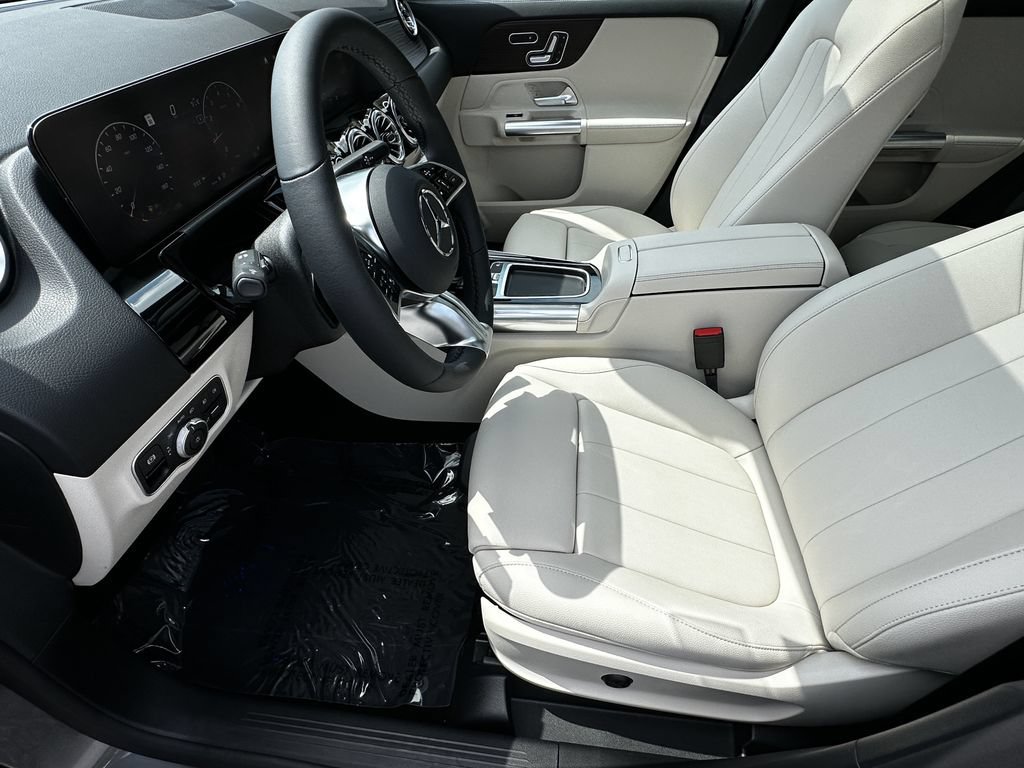 New 2026 Mountain Grey Metallic Mercedes-Benz GLA 250 image 47