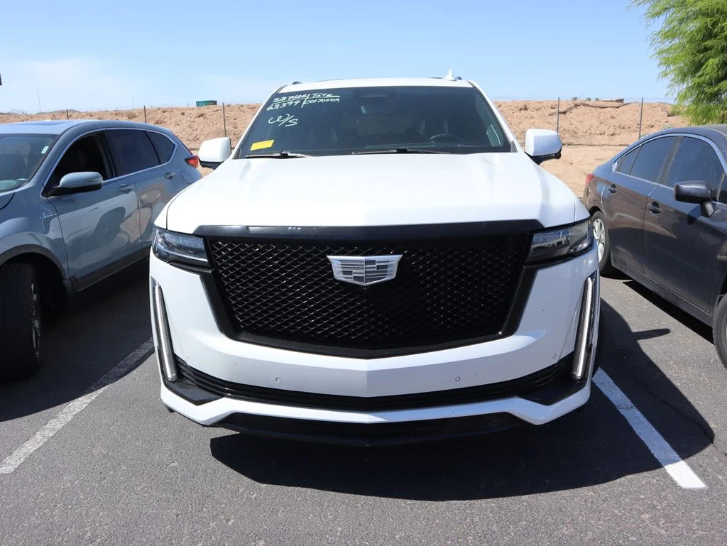 Used 2022 White Cadillac Sport Platinum image 3