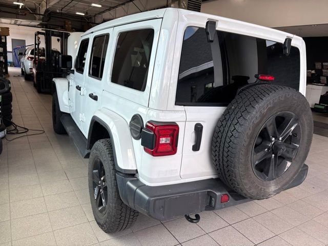 Used 2022 White Jeep Unlimited Sahara Altitude image 7