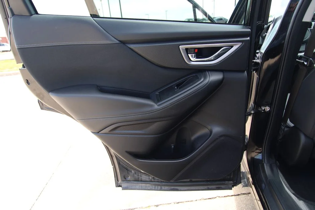 Used 2021  Subaru Premium image 36