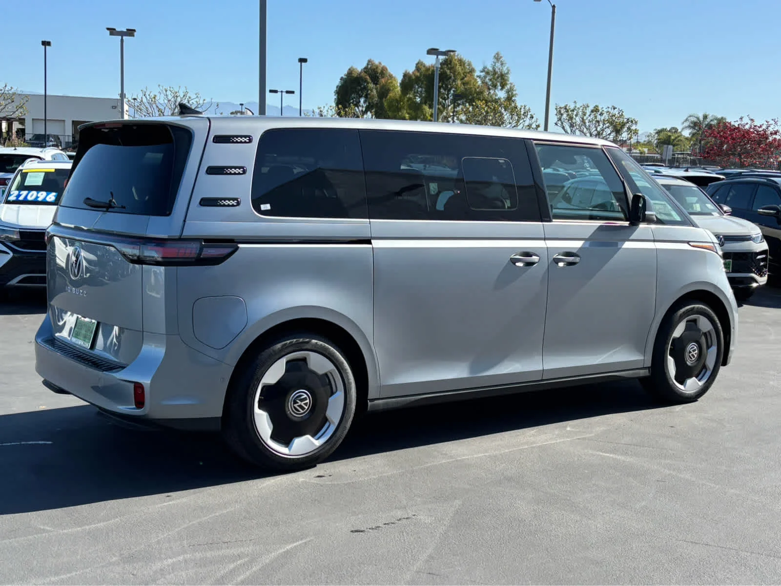 New 2025 Metro Silver Metallic Volkswagen Pro S image 3