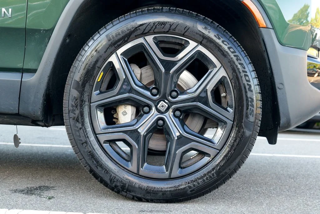 Used 2025 Green Rivian Adventure Dual Motor Standard Pack image 12