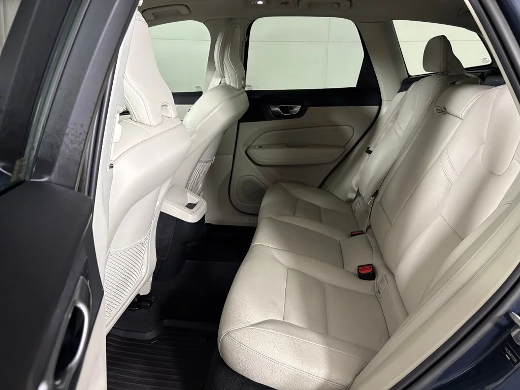 Used 2023 Denim Blue Metallic Volvo Plus image 35