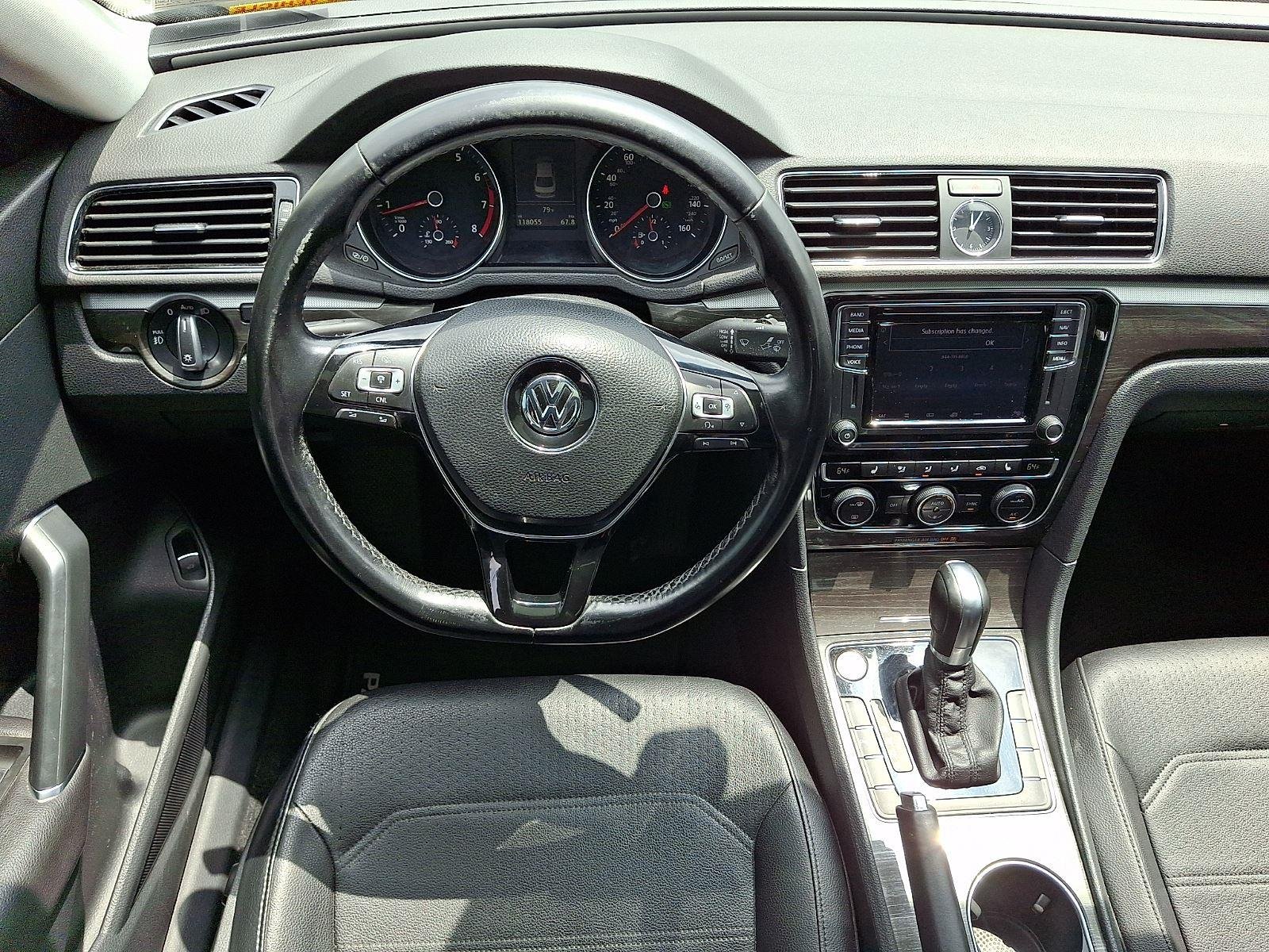 Used 2017 Pure White Volkswagen 1.8T SE w/Technology image 12