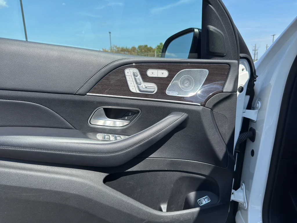 Used 2020 Polar White Mercedes-Benz GLE350 4MATIC® image 10