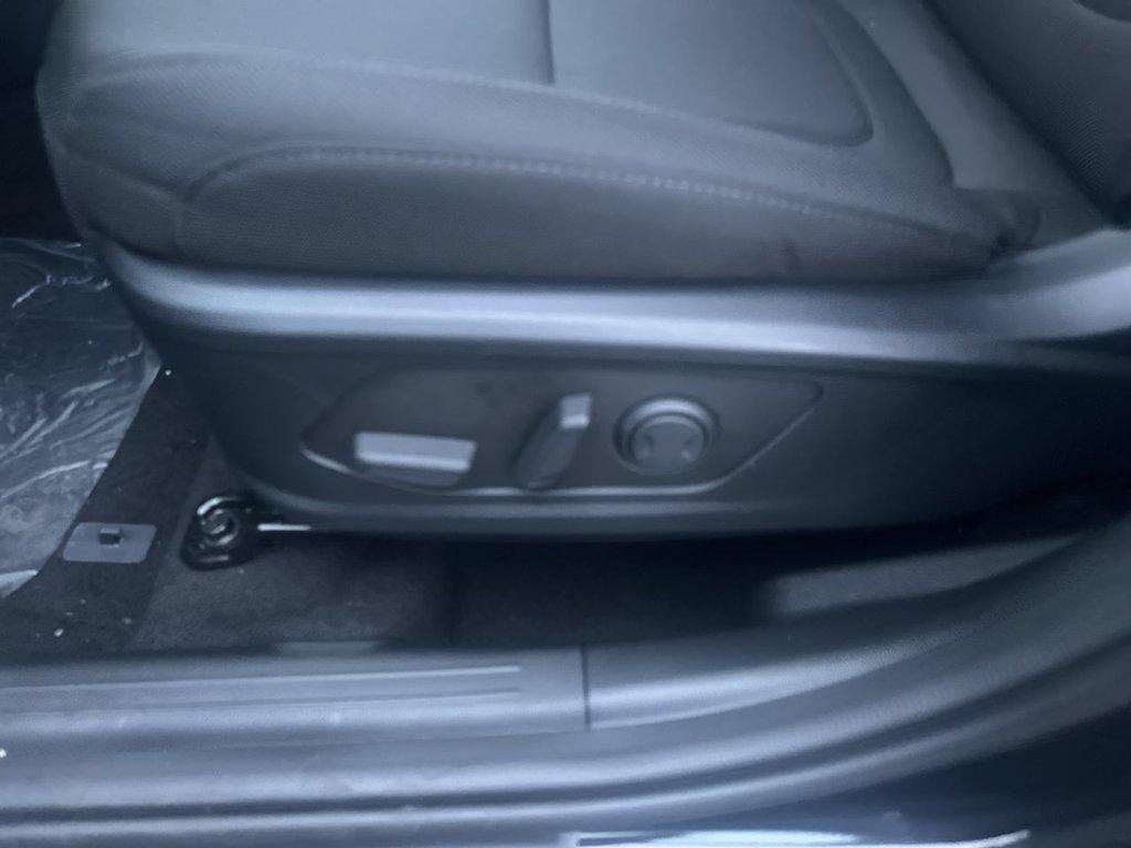 New 2026 Black Hyundai SEL Plus AWD image 18
