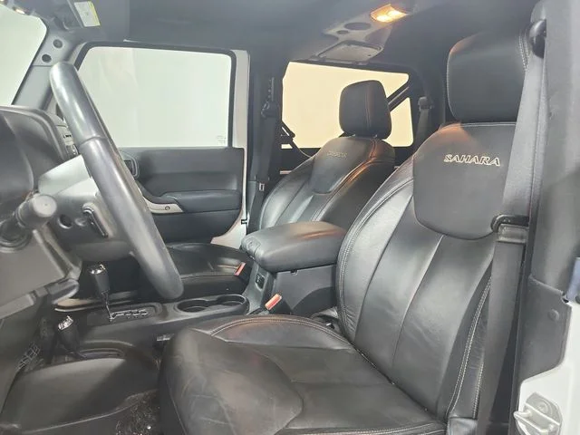 Used 2016 White Jeep Sahara image 10