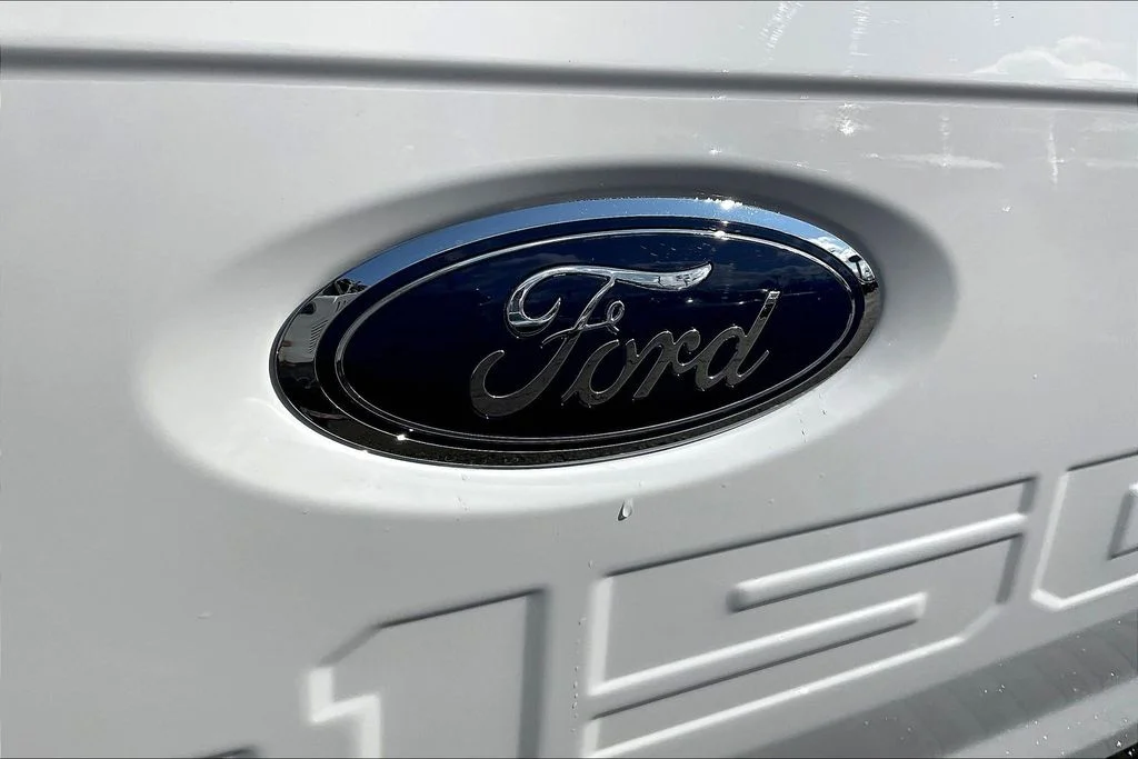 Used 2021 White Ford XL image 29