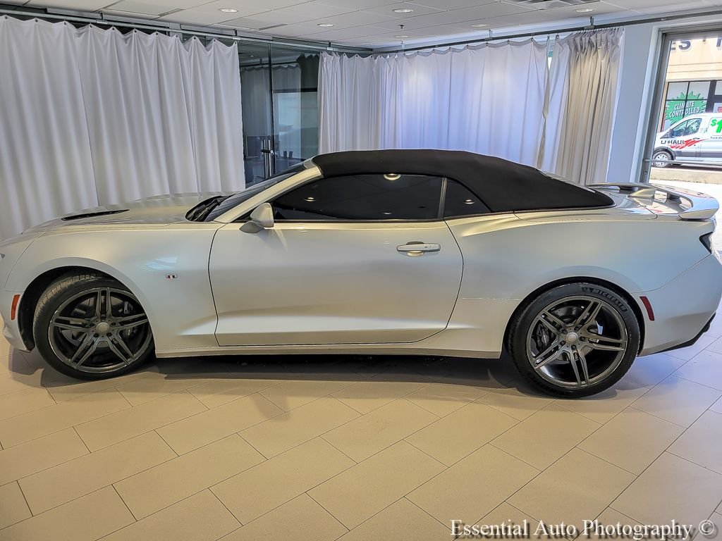 Used 2017 Silver Ice Metallic Chevrolet SS image 4