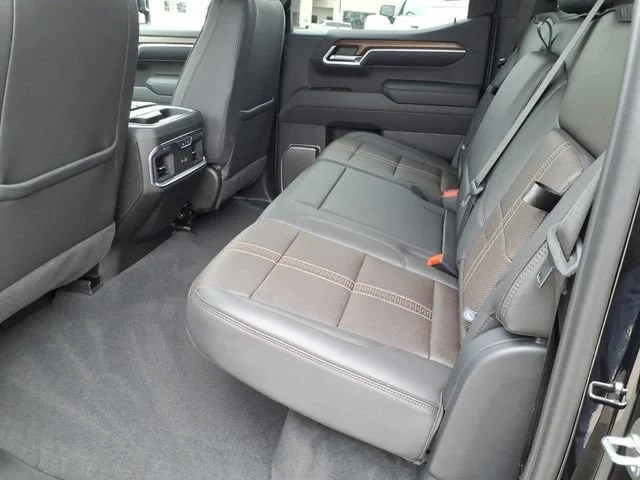 Used 2025 Black Chevrolet High Country image 11