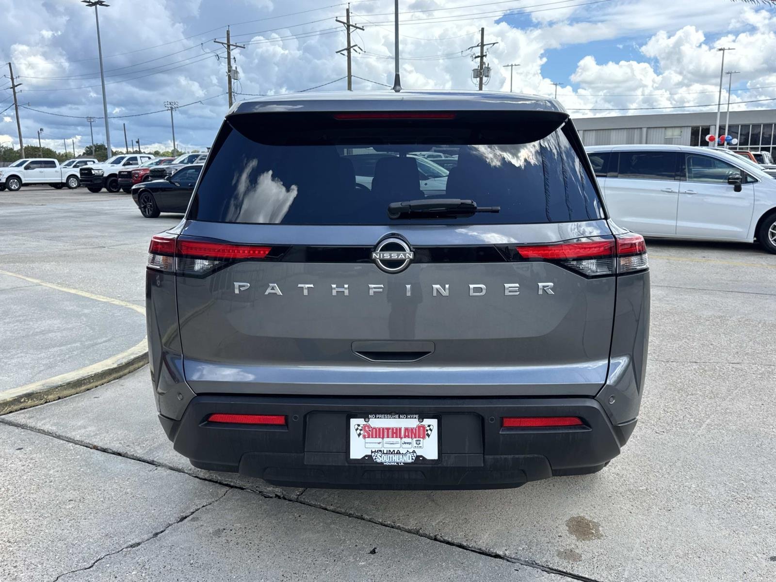 Used 2022 Gun Metallic Nissan S image 6
