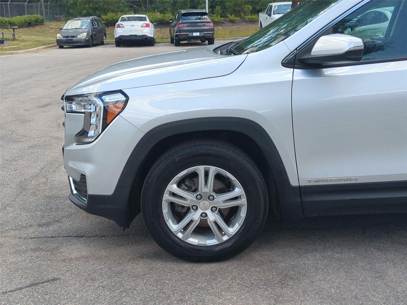 Used 2022 Quicksilver Metallic GMC SLE image 10