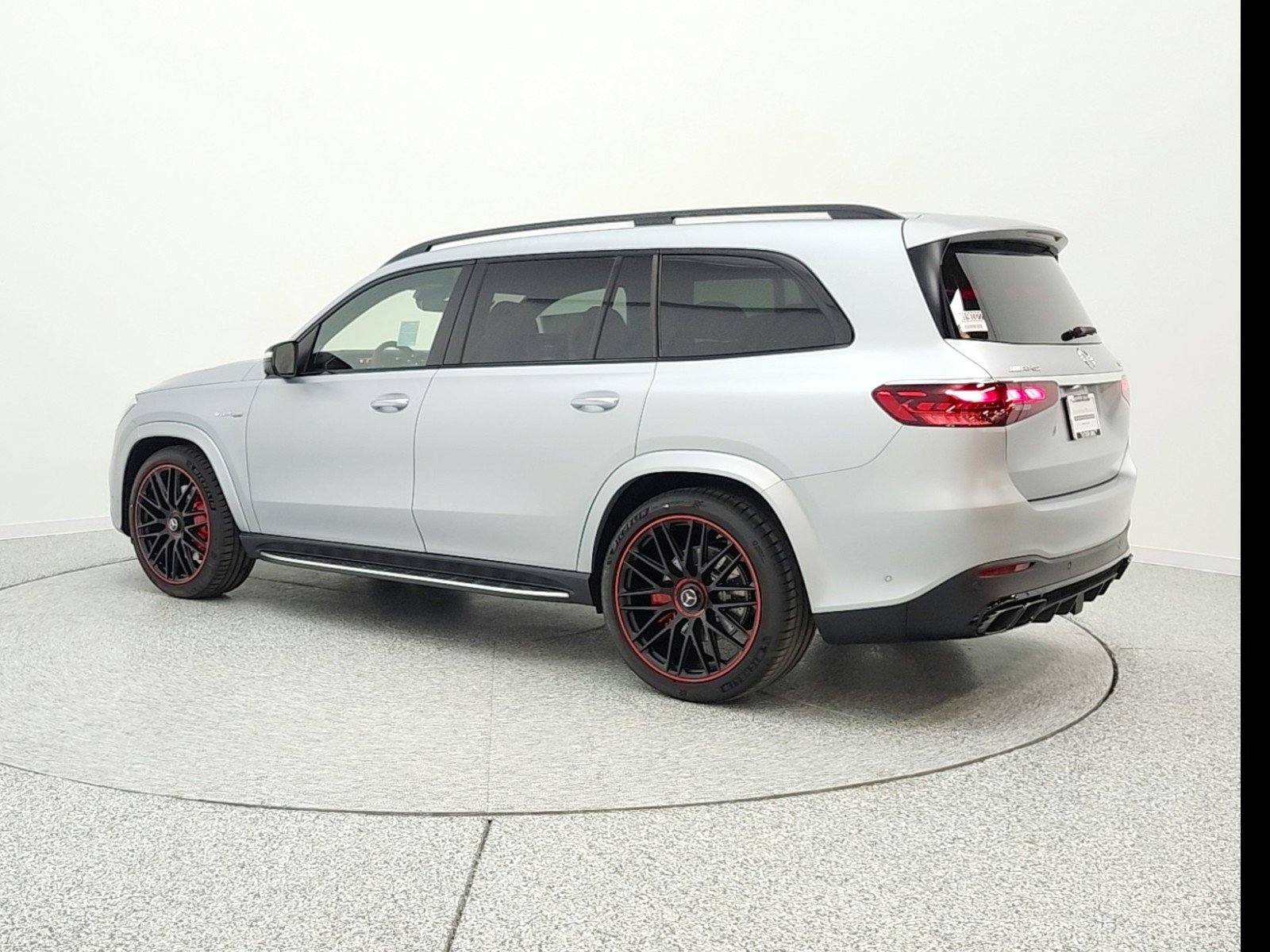 New 2026 MANUFAKTUR Signature Cirrus Silver Magno Mercedes-Benz AMG® GLS 63 4MATIC+ SUV image 27