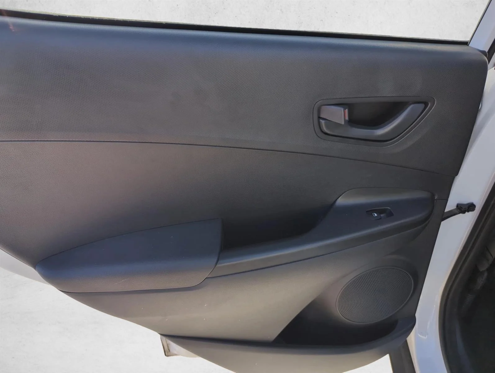Used 2021 Lunar White Hyundai SEL image 9