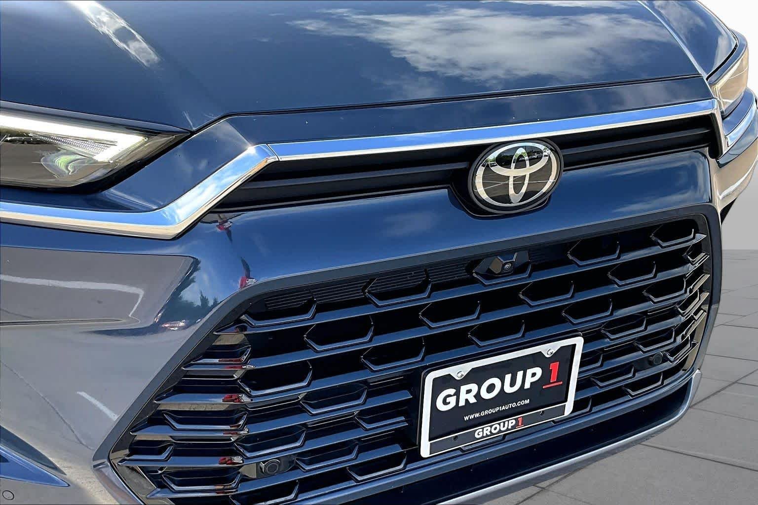 Used 2025 Storm Cloud Toyota Platinum image 30