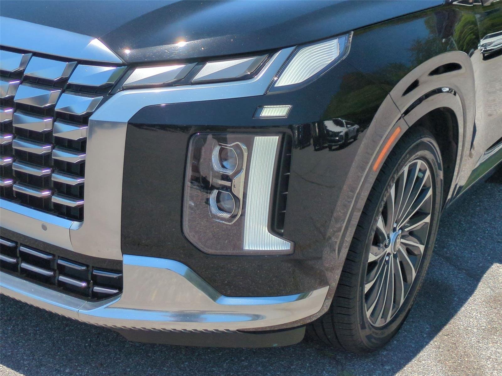 Used 2023 Abyss Black Pearl Hyundai Calligraphy image 9