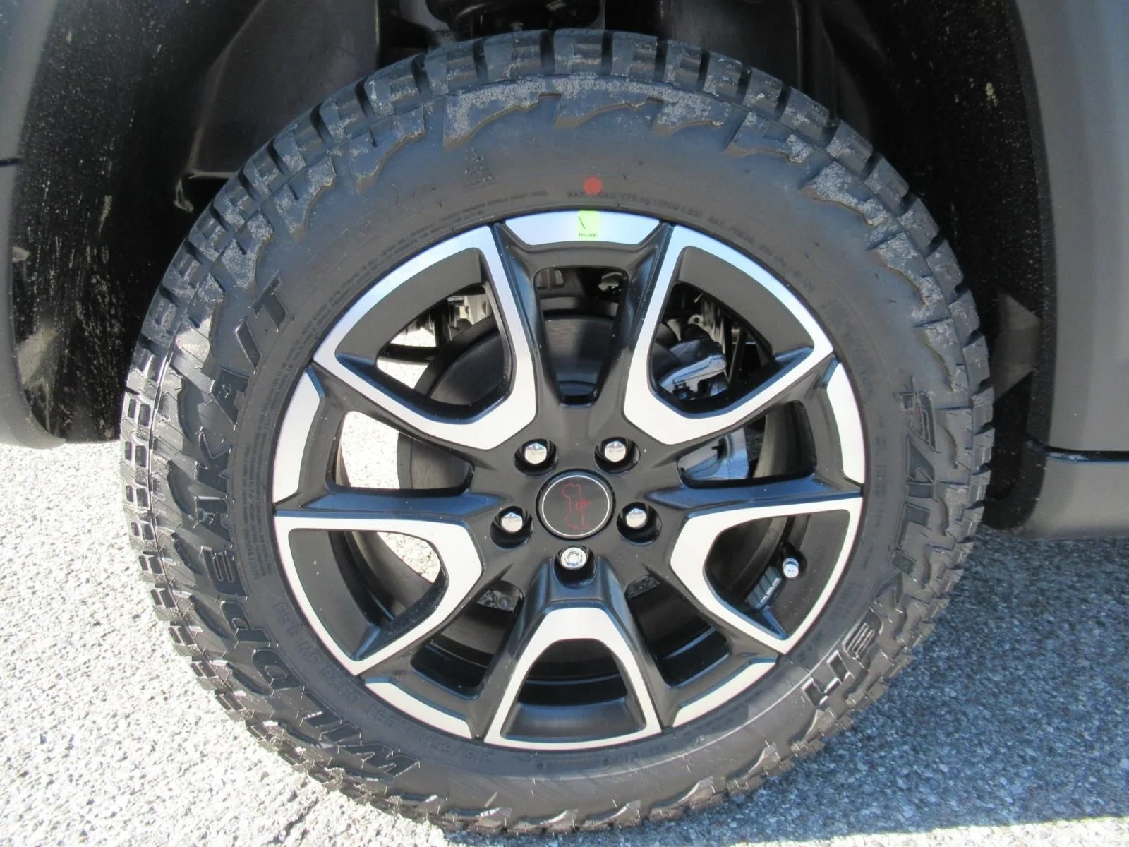 New 2026 Silver Zynith Metallic Clear-Coat Exterior Paint Jeep Trailhawk image 8