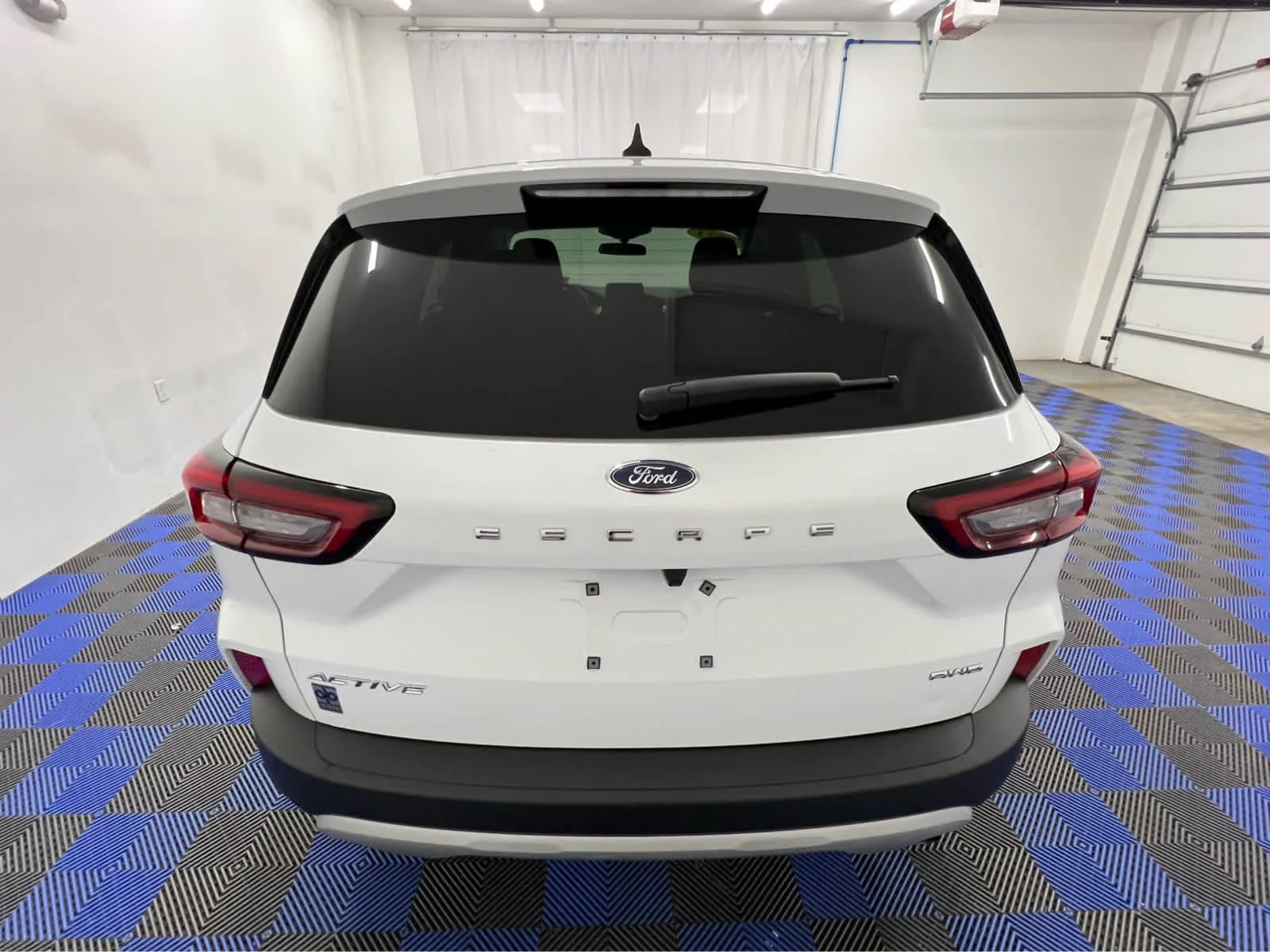 Used 2023 Oxford White Ford Active image 10