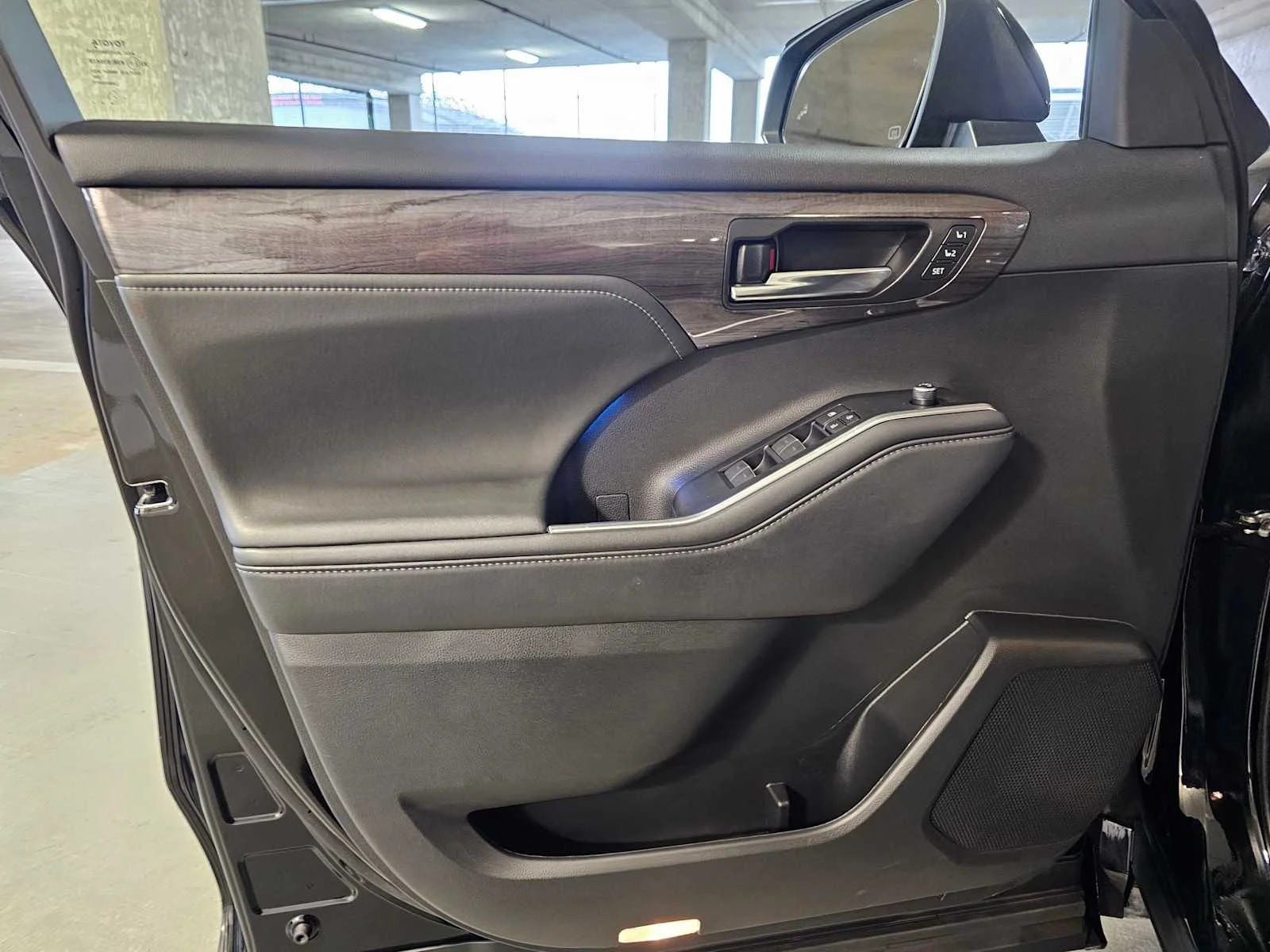 Used 2022 Midnight Black Metallic Toyota Hybrid Platinum image 22
