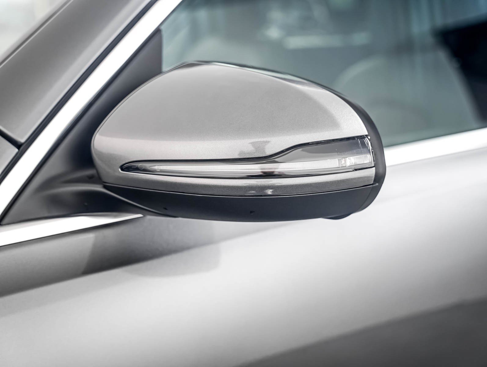 New 2026 Mountain Grey Metallic Mercedes-Benz GLB 250 image 23
