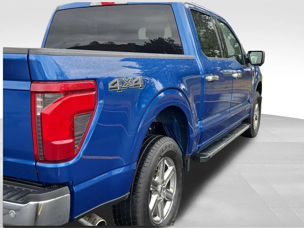 Used 2024 Blue Ford XLT image 11