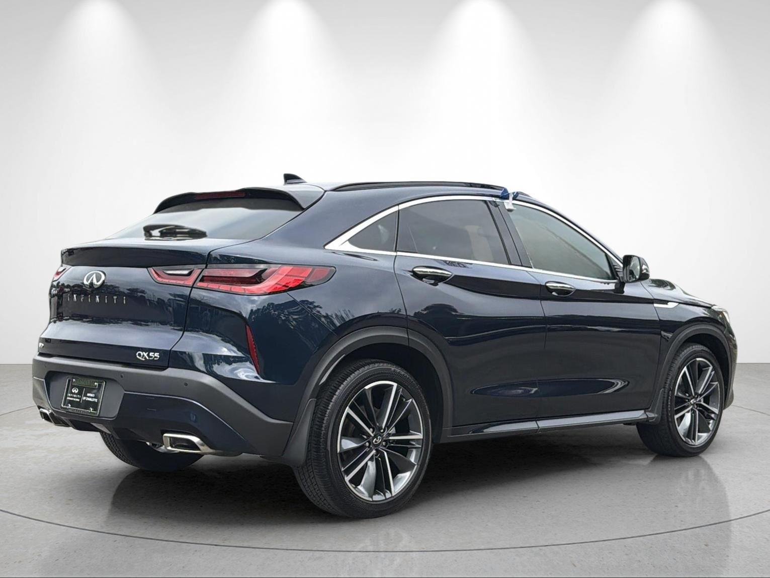 Used 2025 Hermosa Blue INFINITI LUXE image 5