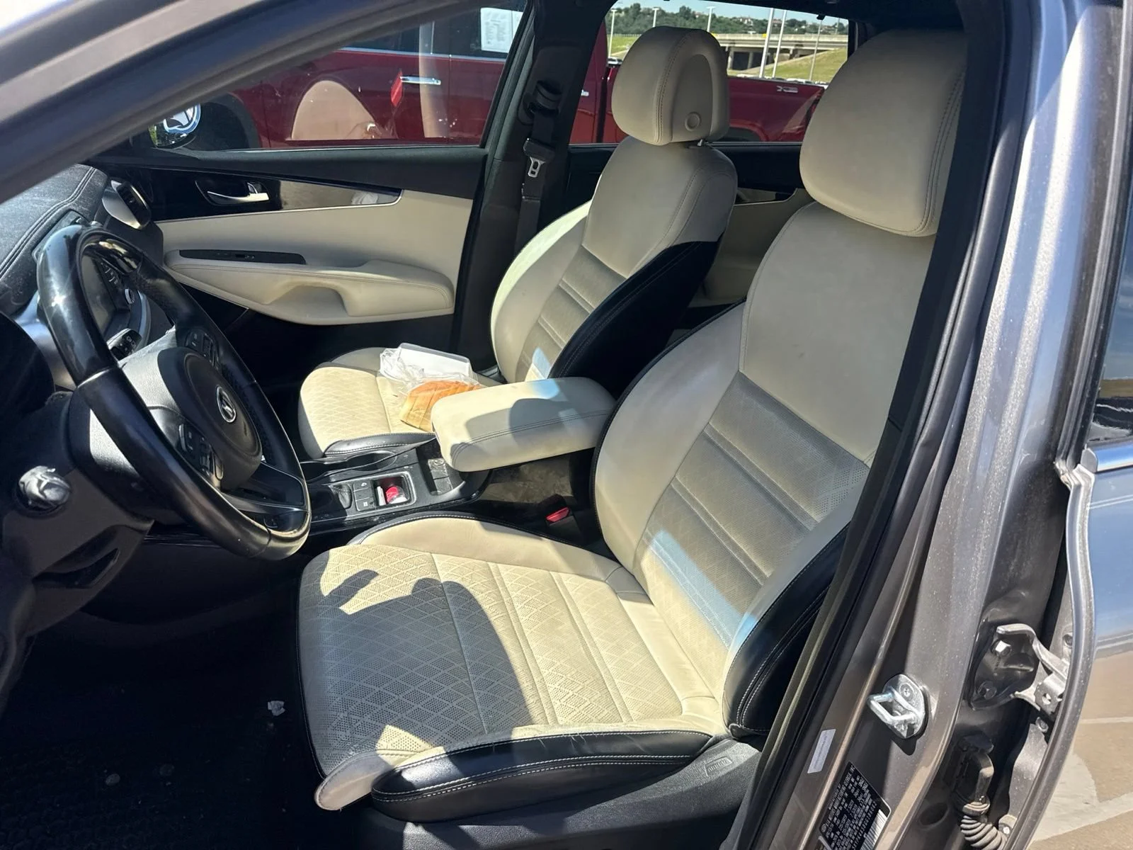Used 2016 Gray Kia 3.3L SXL image 13