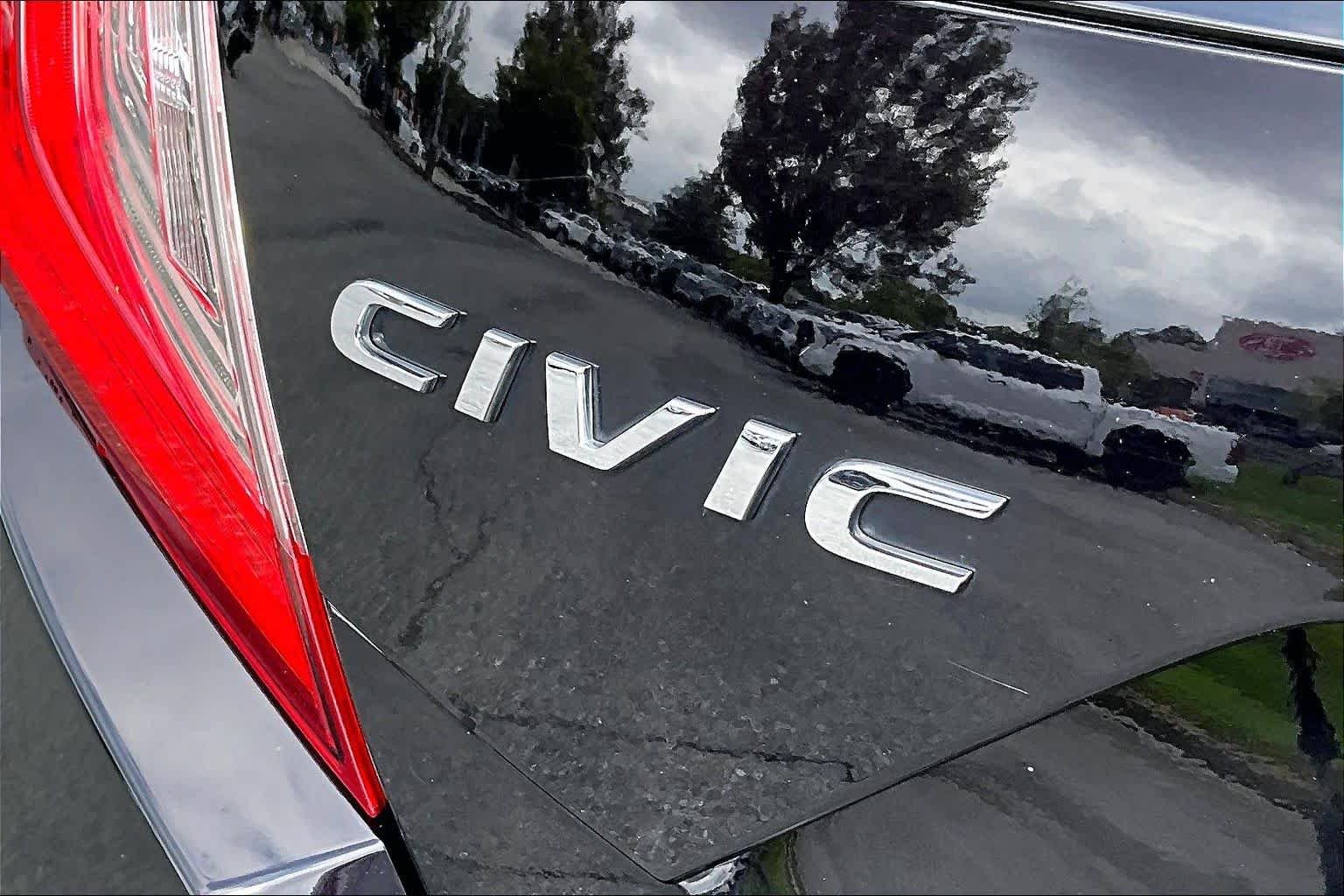 Used 2016  Honda LX image 10