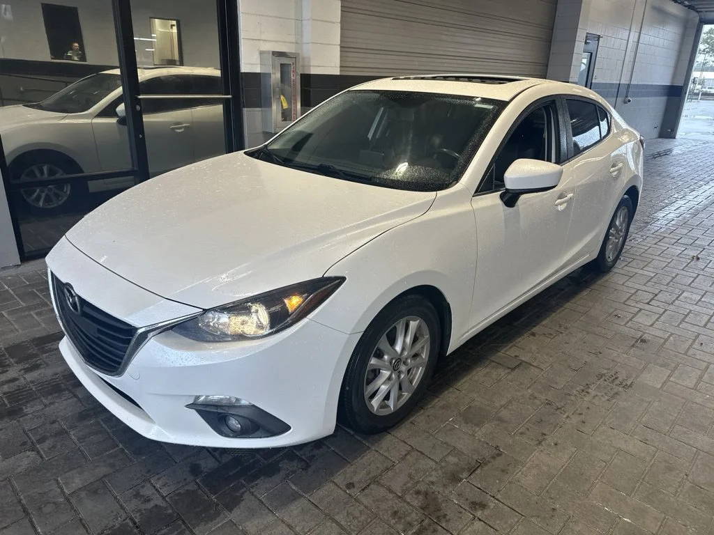 Used 2016 Snowflake White Pearl Mazda i Grand Touring image 3