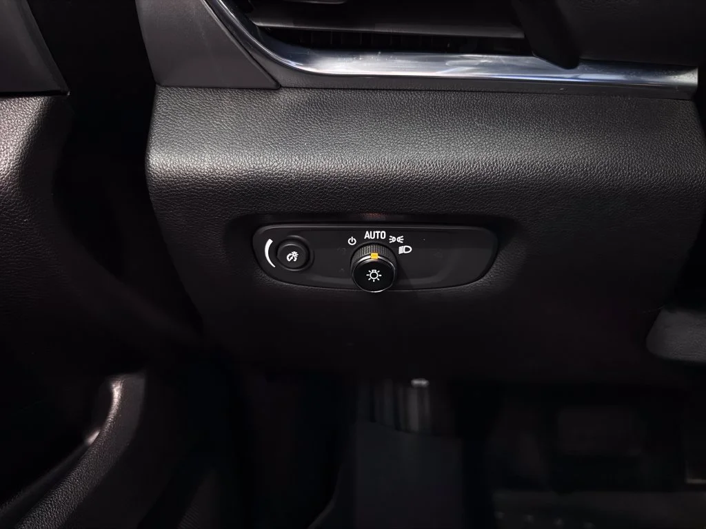 2023 Chevrolet Traverse 1LT - Photo 25