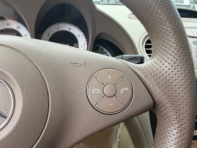 Used 2012  Mercedes-Benz SL 550 image 18