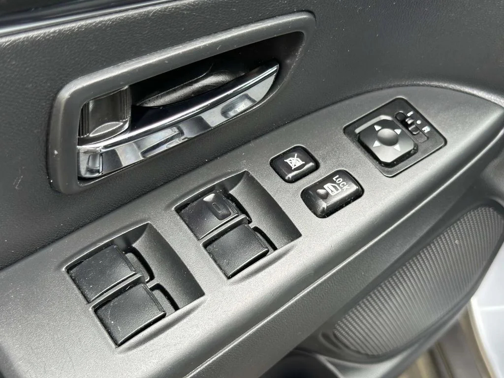 Used 2024 Gray Mitsubishi 2.0 SE image 27