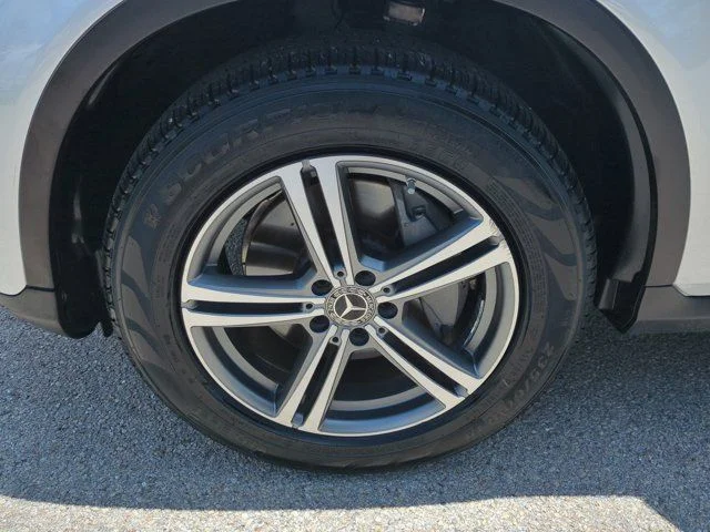 Used 2020  Mercedes-Benz GLC 300 image 10